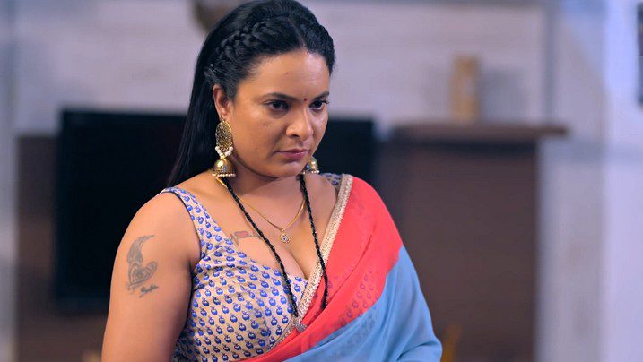 Behrupiya 2026 AkkuOTT Hindi Hot Web Series Episode 4